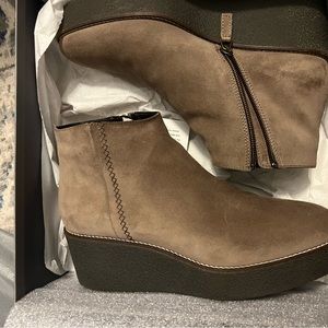 Aquatalia Vina Suede Mushroom Weatherproof Boots size 8.5 M